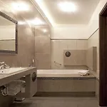 Hotel M