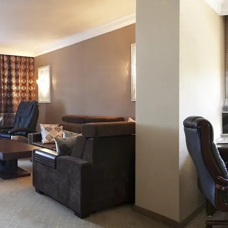 M Hotell 3*