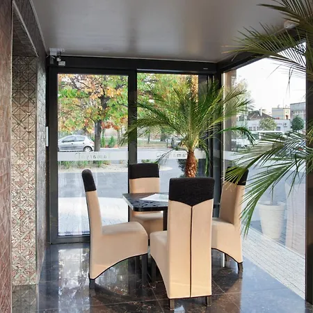 Hotel M