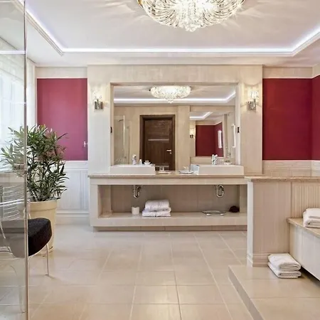 Hotell M 3*