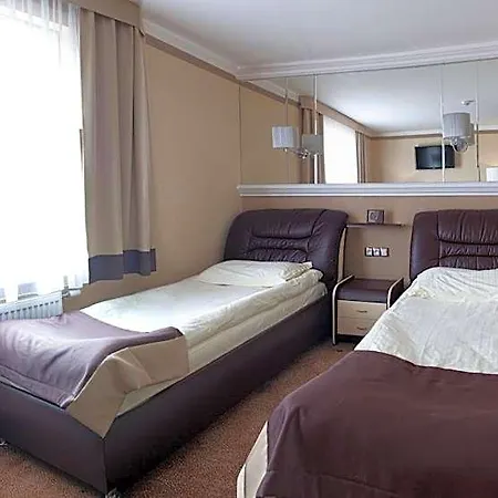 M Hotell 3*