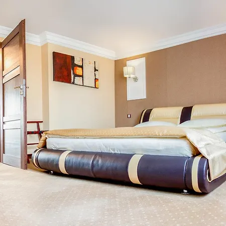 M Hotel