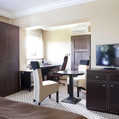 M Hotel 3*