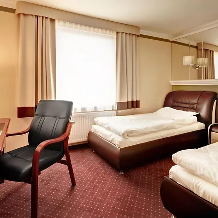 M Hotell 3*